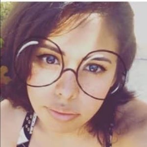 Meet your Posher, Yajaira